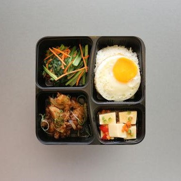 Stir-fried Chicken with Spring Onions & Ginger served with White Rice, Seasonal Vegetables, Fried Egg & Beancurd